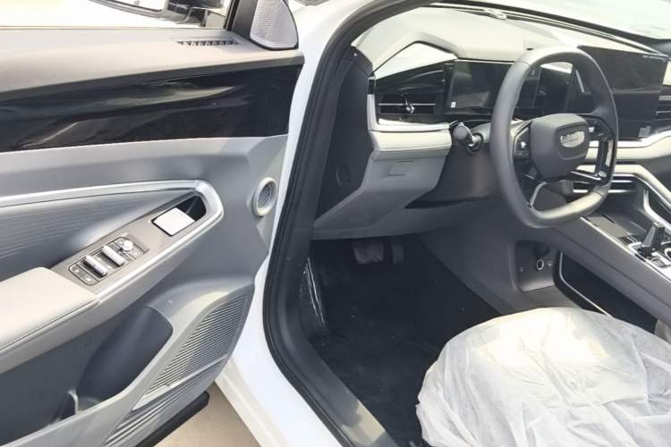 Used Geely Auto Emgrand X7 Sport 2026 Model 1.5TD Aspirational Driver Seat