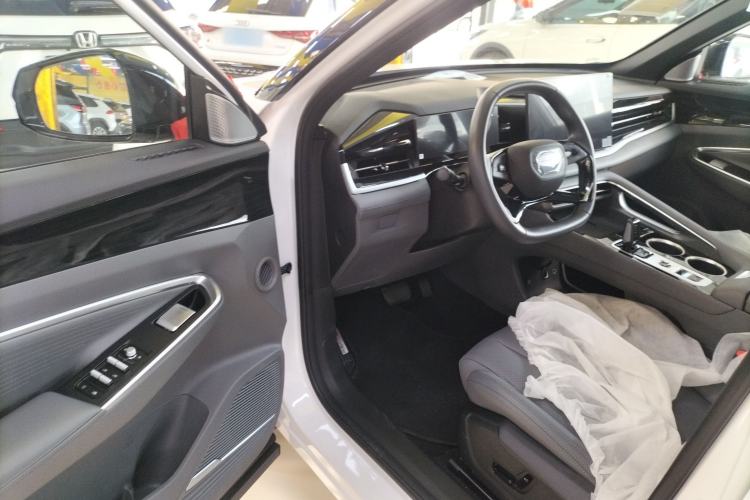 Used Geely Auto Emgrand X7 Sport 2026 Model 1.5TD Aspirational Driver Seat
