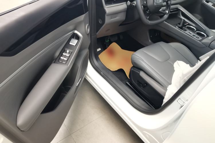 Used Geely Auto Emgrand X7 Sport 2026 Model 1.5TD Aspirational Driver Seat