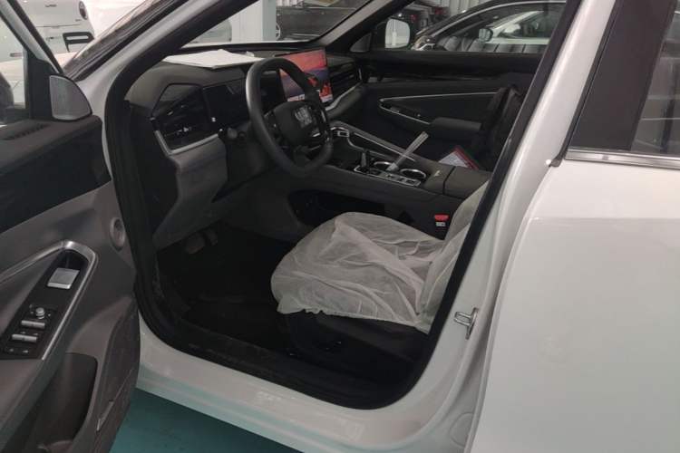 Used Geely Auto Emgrand X7 Sport 2026 Model 1.5TD Aspirational Driver Seat