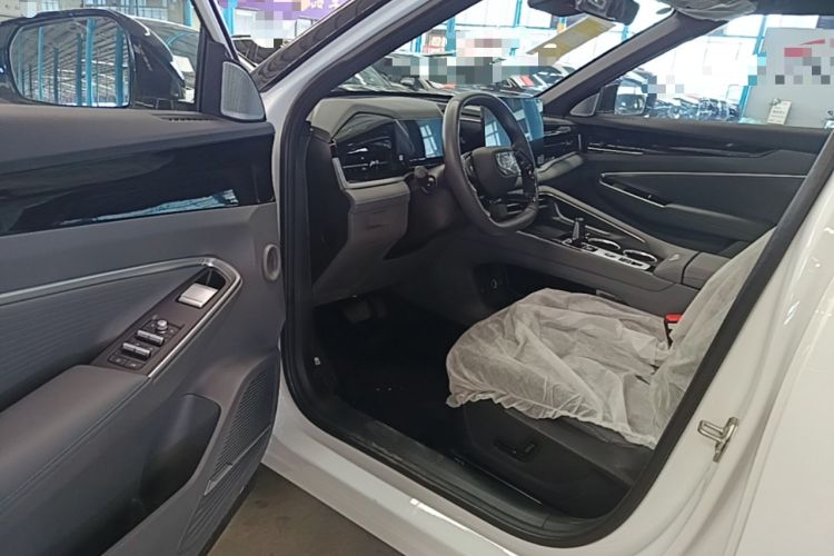 Used Geely Auto Emgrand X7 Sport 2026 Model 1.5TD Aspirational Driver Seat