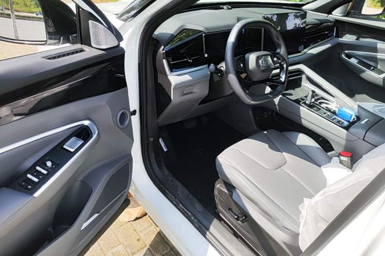 Used Geely Auto Emgrand X7 Sport 2026 Model 1.5TD Aspirational Driver Seat