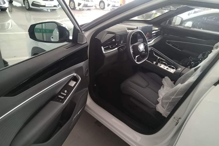 Used Geely Auto Emgrand X7 Sport 2026 Model 1.5TD Aspirational Driver Seat