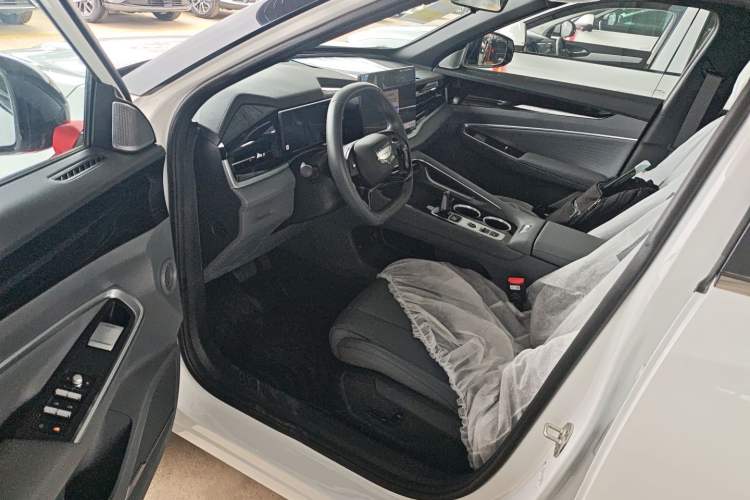 Used Geely Auto Emgrand X7 Sport 2026 Model 1.5TD Aspirational Driver Seat