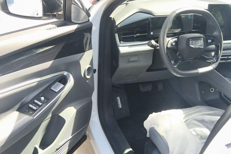 Used Geely Auto Emgrand X7 Sport 2026 Model 1.5TD Aspirational Driver Seat