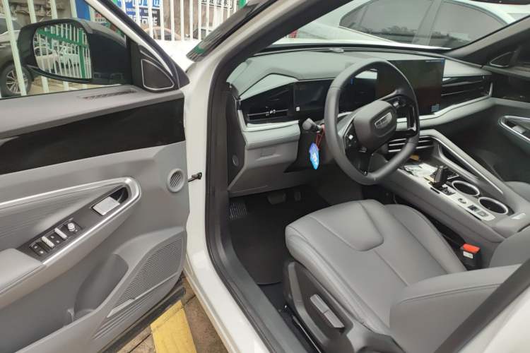 Used Geely Auto Emgrand X7 Sport 2026 Model 1.5TD Joyful Driver Seat