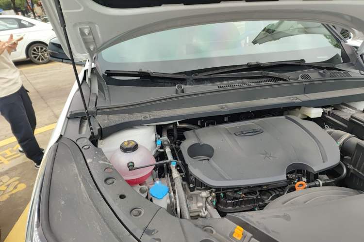 Used Geely Auto Emgrand X7 Sport 2026 Model 1.5TD Joyful Engine Bay Right