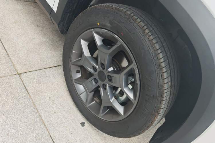 Used Geely Auto Emgrand X7 Sport 2026 Model 1.5TD Joyful Exterior 1