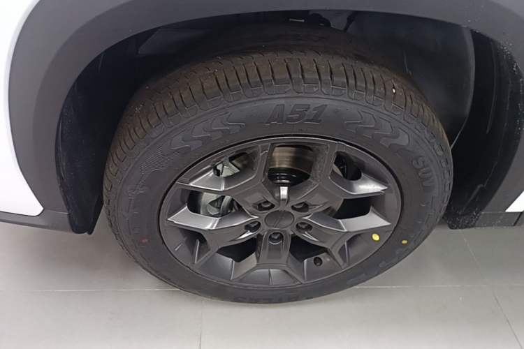 Used Geely Auto Emgrand X7 Sport 2026 Model 1.5TD Joyful Exterior 4