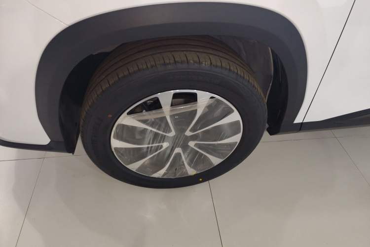 Used Geely Auto Emgrand X7 Sport 2026 Model 1.5TD Aspirational Exterior 4