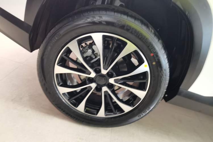 Used Geely Auto Emgrand X7 Sport 2026 Model 1.5TD Aspirational Exterior 5