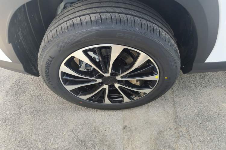 Used Geely Auto Emgrand X7 Sport 2026 Model 1.5TD Aspirational Exterior 5