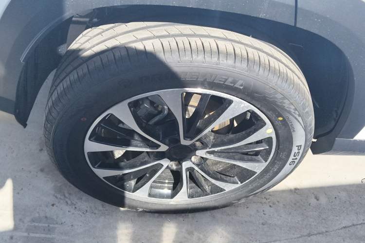 Used Geely Auto Emgrand X7 Sport 2026 Model 1.5TD Aspirational Exterior 5