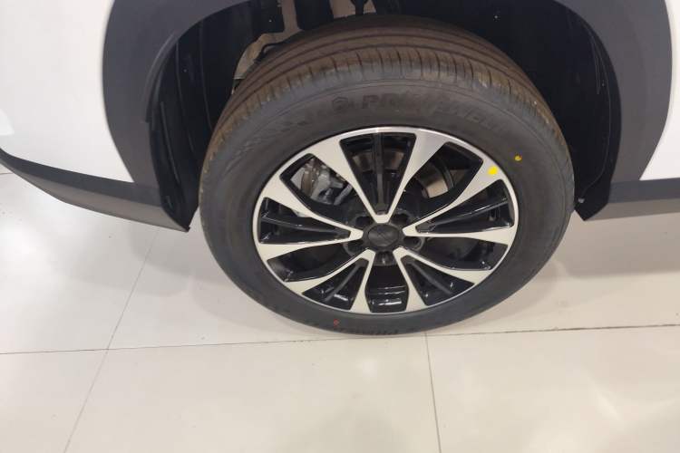 Used Geely Auto Emgrand X7 Sport 2026 Model 1.5TD Aspirational Exterior 5