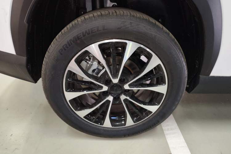 Used Geely Auto Emgrand X7 Sport 2026 Model 1.5TD Aspirational Exterior 5