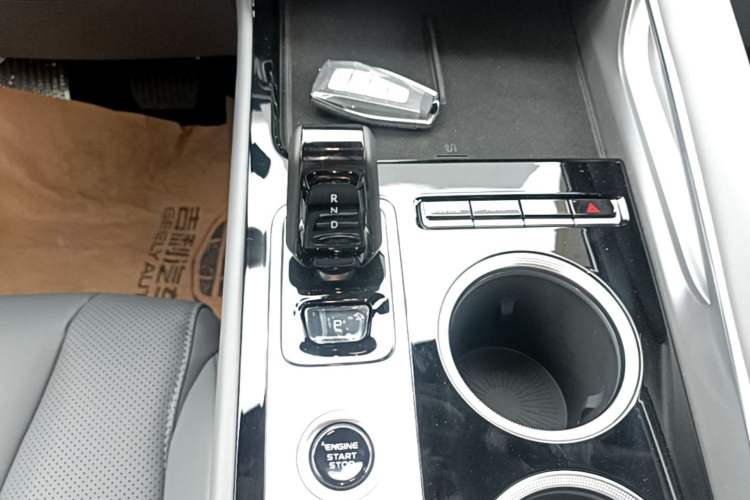 Used Geely Auto Emgrand X7 Sport 2026 Model 1.5TD Joyful Gear Lever