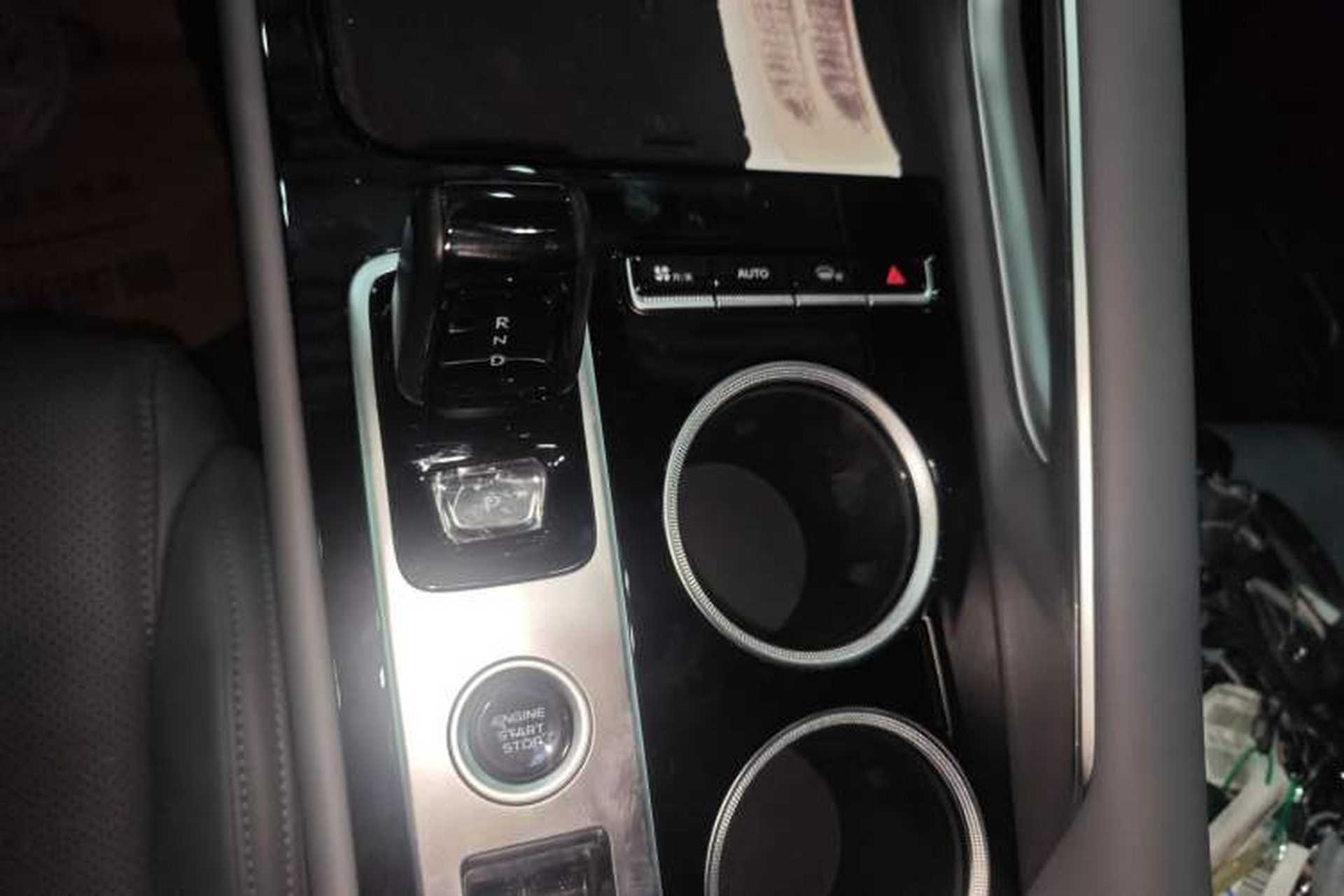 Used Geely Auto Emgrand X7 Sport 2026 Model 1.5TD Aspirational Gear Lever
