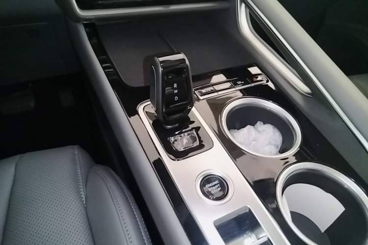 Used Geely Auto Emgrand X7 Sport 2026 Model 1.5TD Aspirational Gear Lever