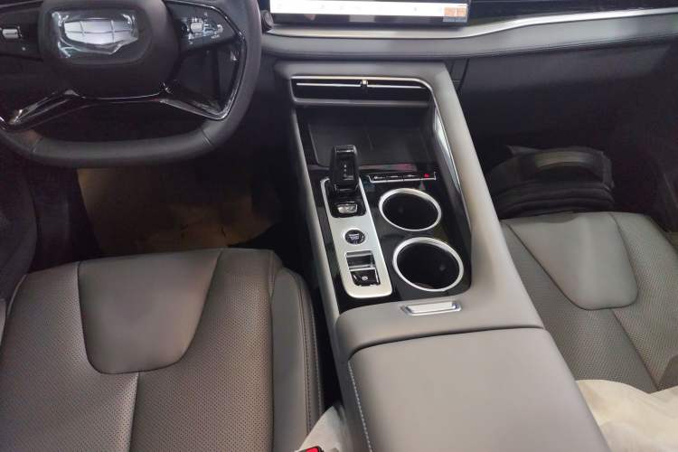 Used Geely Auto Emgrand X7 Sport 2026 Model 1.5TD Aspirational Gear Lever