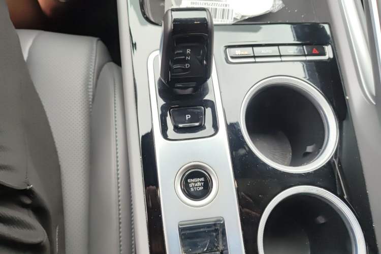 Used Geely Auto Emgrand X7 Sport 2026 Model 1.5TD Joyful Gear Lever