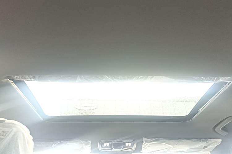 Used Geely Auto Emgrand X7 Sport 2026 Model 1.5TD Joyful Headliner