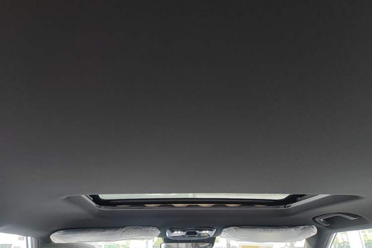 Used Geely Auto Emgrand X7 Sport 2026 Model 1.5TD Aspirational Headliner