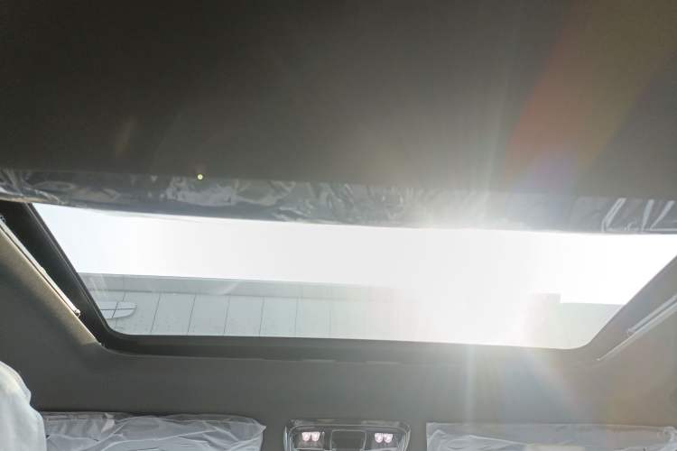 Used Geely Auto Emgrand X7 Sport 2026 Model 1.5TD Joyful Headliner