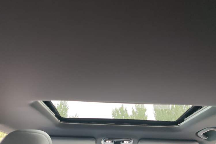 Used Geely Auto Emgrand X7 Sport 2026 Model 1.5TD Joyful Headliner