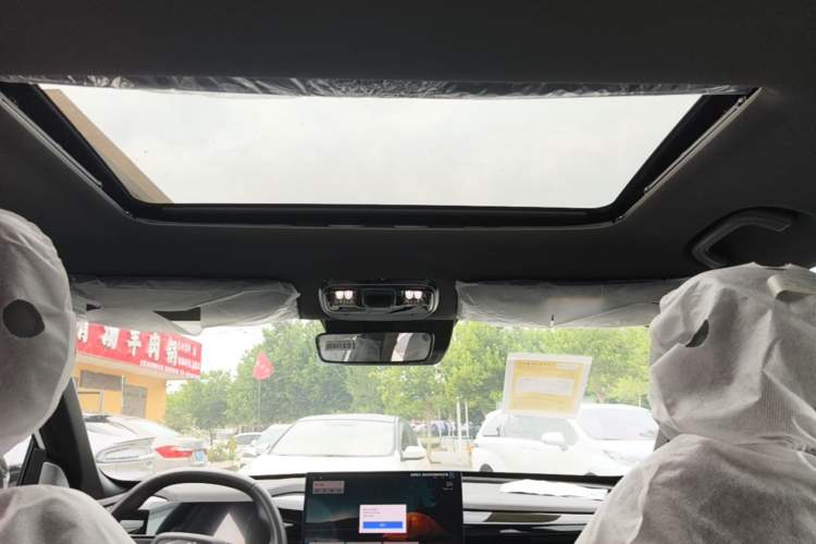 Used Geely Auto Emgrand X7 Sport 2026 Model 1.5TD Aspirational Headliner