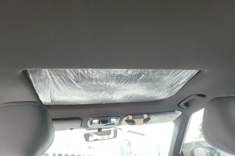 Used Geely Auto Emgrand X7 Sport 2026 Model 1.5TD Joyful Headliner