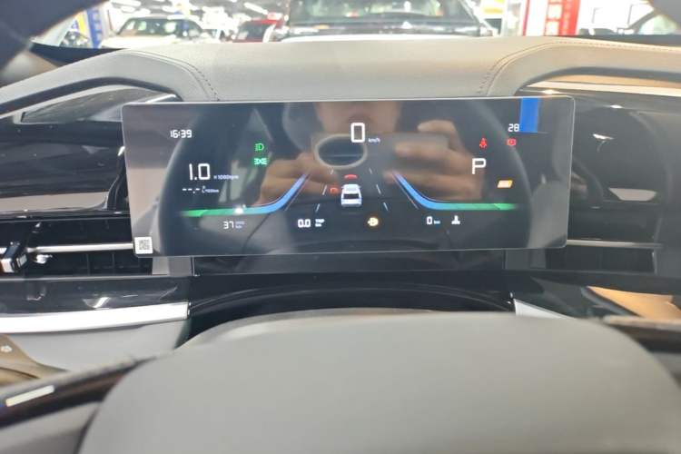 Used Geely Auto Emgrand X7 Sport 2026 Model 1.5TD Aspirational Instrument Cluster