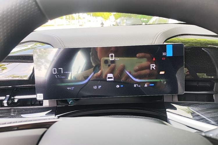 Used Geely Auto Emgrand X7 Sport 2026 Model 1.5TD Aspirational Instrument Cluster