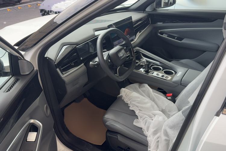 Used Geely Auto Emgrand X7 Sport 2026 Model 1.5TD Aspirational Interior 1