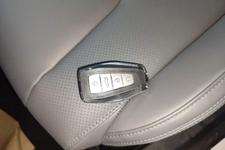 Used Geely Auto Emgrand X7 Sport 2026 Model 1.5TD Aspirational Interior 1