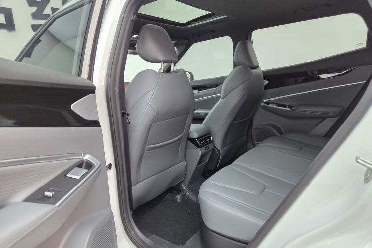 Used Geely Auto Emgrand X7 Sport 2026 Model 1.5TD Aspirational Interior 5