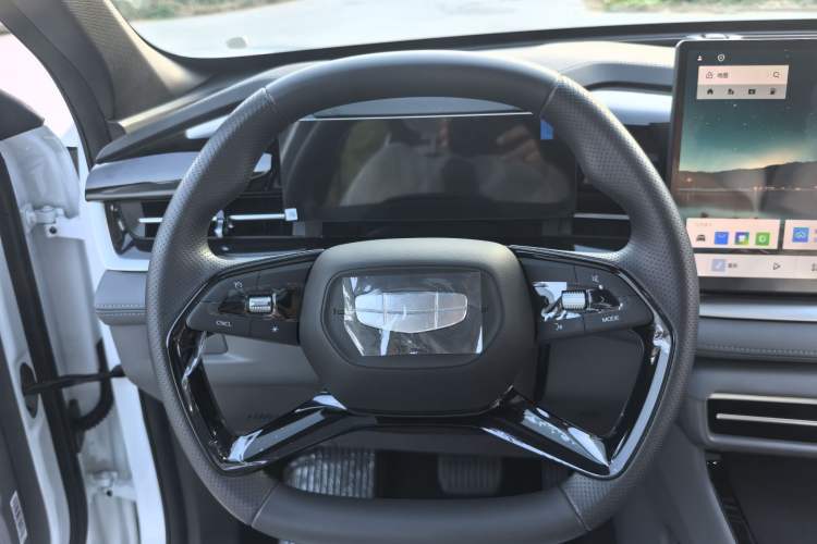 Used Geely Auto Emgrand X7 Sport 2026 Model 1.5TD Aspirational Interior 6