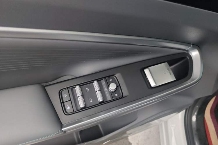 Used Geely Auto Emgrand X7 Sport 2026 Model 1.5TD Aspirational Interior 6