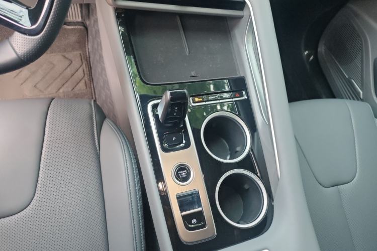 Used Geely Auto Emgrand X7 Sport 2026 Model 1.5TD Aspirational Interior 7