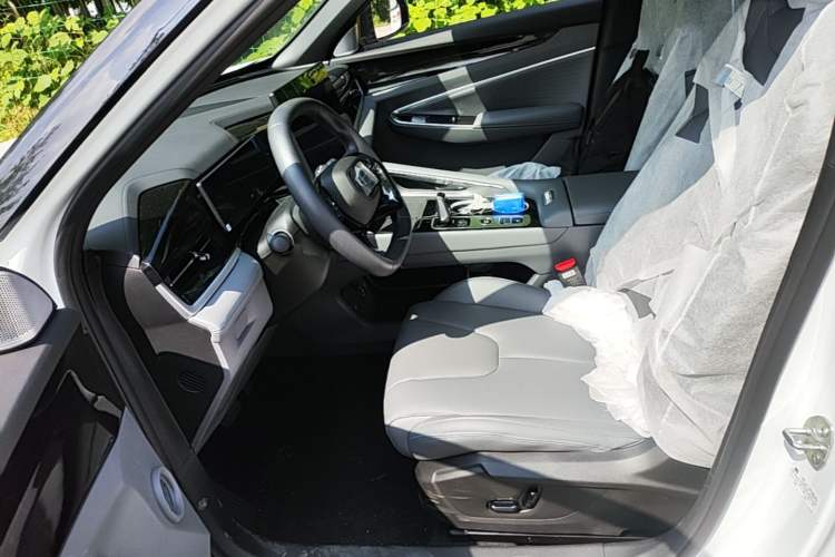 Used Geely Auto Emgrand X7 Sport 2026 Model 1.5TD Aspirational Left Front Seat