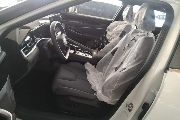Used Geely Auto Emgrand X7 Sport 2026 Model 1.5TD Aspirational Left Front Seat