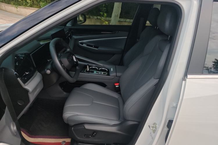 Used Geely Auto Emgrand X7 Sport 2026 Model 1.5TD Aspirational Left Front Seat