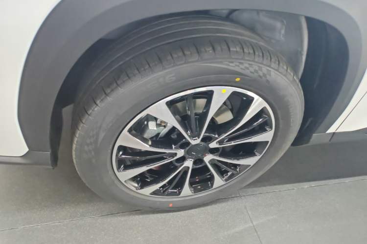 Used Geely Auto Emgrand X7 Sport 2026 Model 1.5TD Aspirational Left Front Wheel Hub