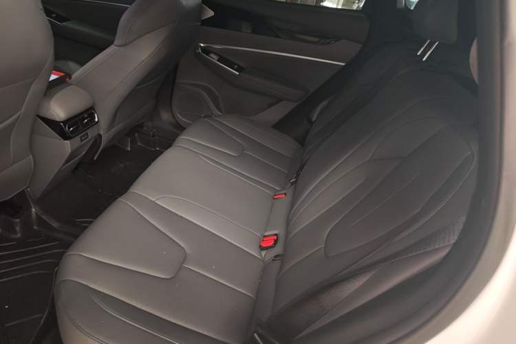 Used Geely Auto Emgrand X7 Sport 2026 Model 1.5TD Wonderful Left Rear Seat