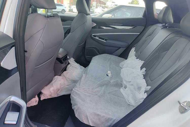 Used Geely Auto Emgrand X7 Sport 2026 Model 1.5TD Aspirational Left Rear Seat