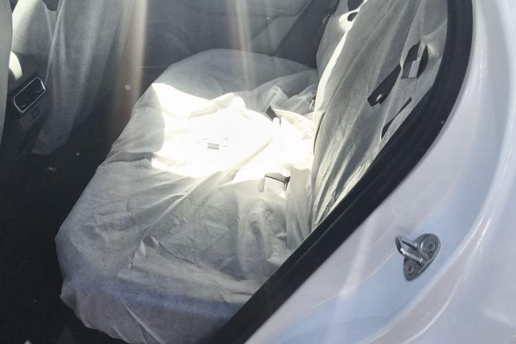 Used Geely Auto Emgrand X7 Sport 2026 Model 1.5TD Aspirational Left Rear Seat