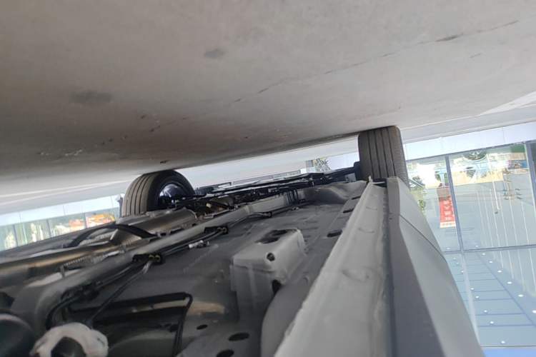 Used Geely Auto Emgrand X7 Sport 2026 Model 1.5TD Aspirational Left Side Sill