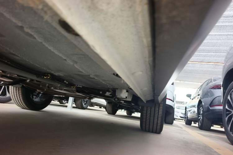 Used Geely Auto Emgrand X7 Sport 2026 Model 1.5TD Aspirational Left Side Sill