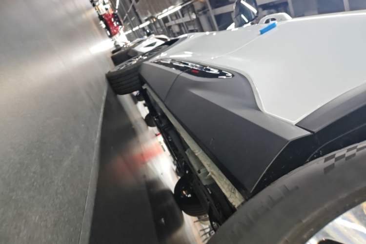 Used Geely Auto Emgrand X7 Sport 2026 Model 1.5TD Aspirational Left Side Sill