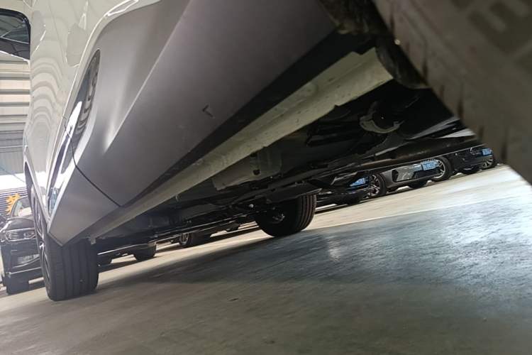 Used Geely Auto Emgrand X7 Sport 2026 Model 1.5TD Aspirational Left Side Sill
