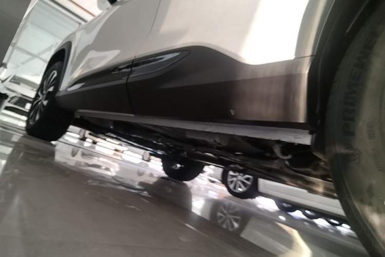 Used Geely Auto Emgrand X7 Sport 2026 Model 1.5TD Aspirational Left Side Sill